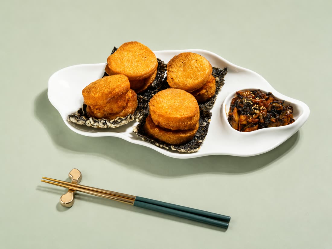 갓김치 바삭 멘보샤 (Crispy Shrimp Toast with Mustard-Leaf Kimchi) — 삼신 가로수길점 시그니처 — 가로수길 chinese restaurant (韓国料理 · 美食)