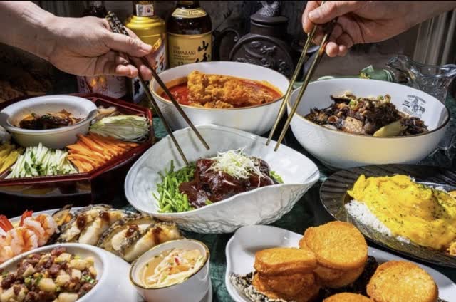 한 상 가득 차린 한중일 요리 — 삼신 가로수길점 — 서울 강남 신사동 가로수길 chinese restaurant (韓国料理 · 美食)